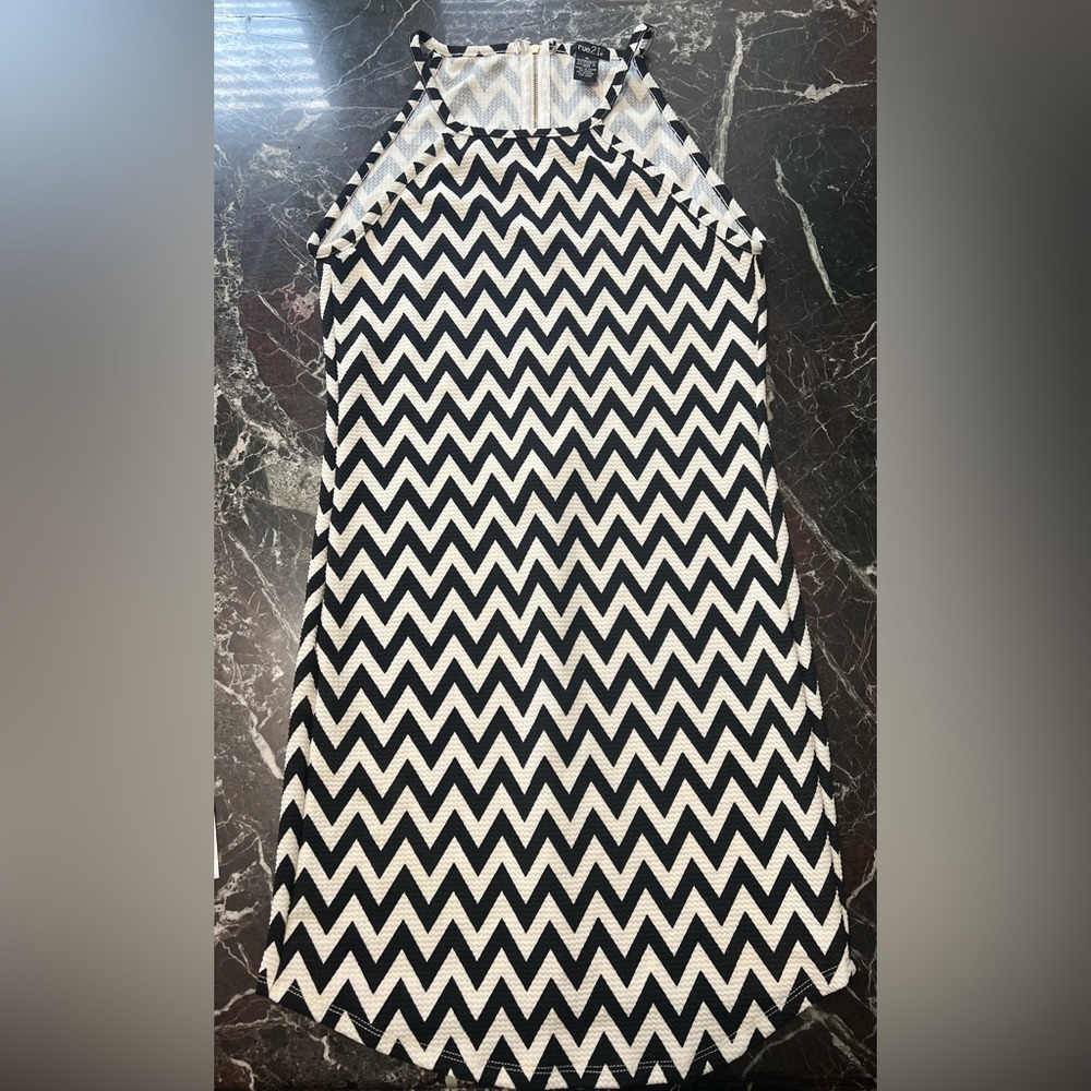Rue21 Black and White Chevron Print Dress